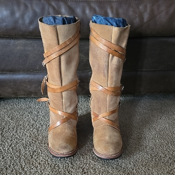 Freebird by Steven Tan Heeled Boots with Buckle Straps - Picture 8 of 13